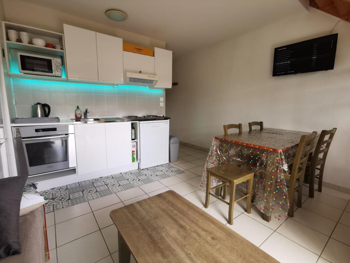 Au 11 T3 Duplex, Village Vacances, Piscines, Parking Saint-Geniez-d'Olt Exterior foto